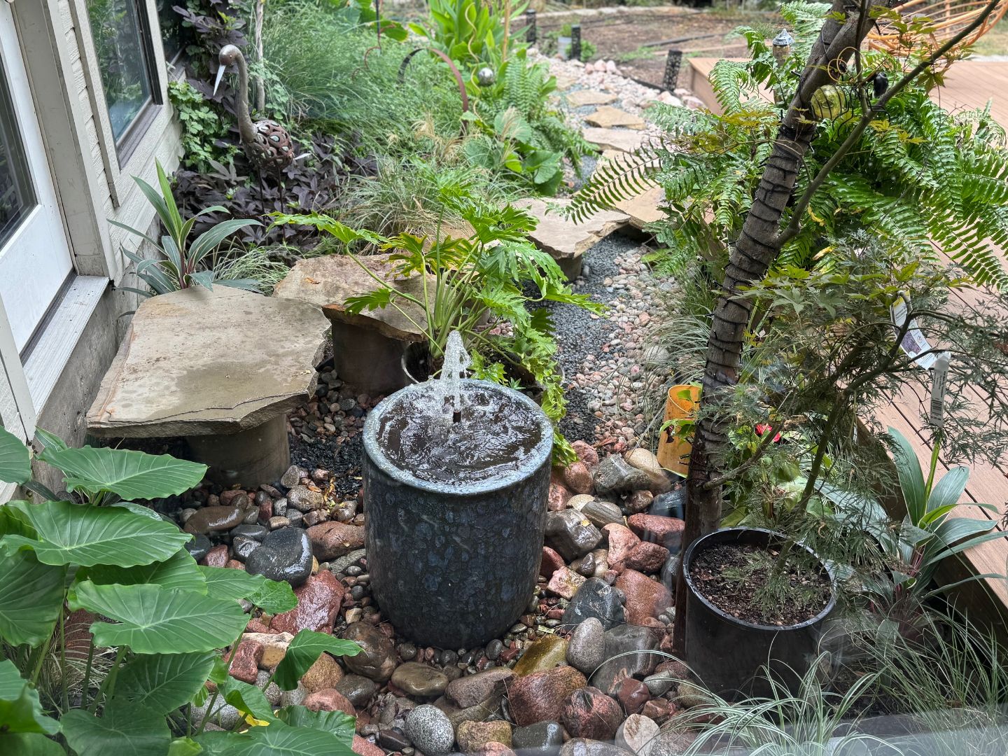 Urn fountains made from pottery running in the display yard